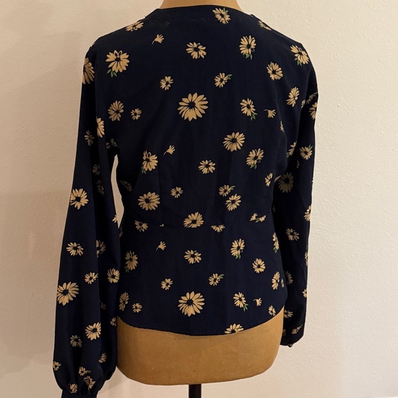 Moussy sz 1 or S Navy Floral Button-Up Margalet Blouse peasant sleeve great cond - Picture 6 of 11